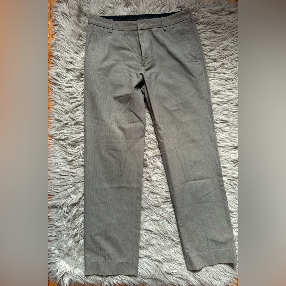 Men’s Armani Exchange business casual pants. Gray pinstripe. ￼